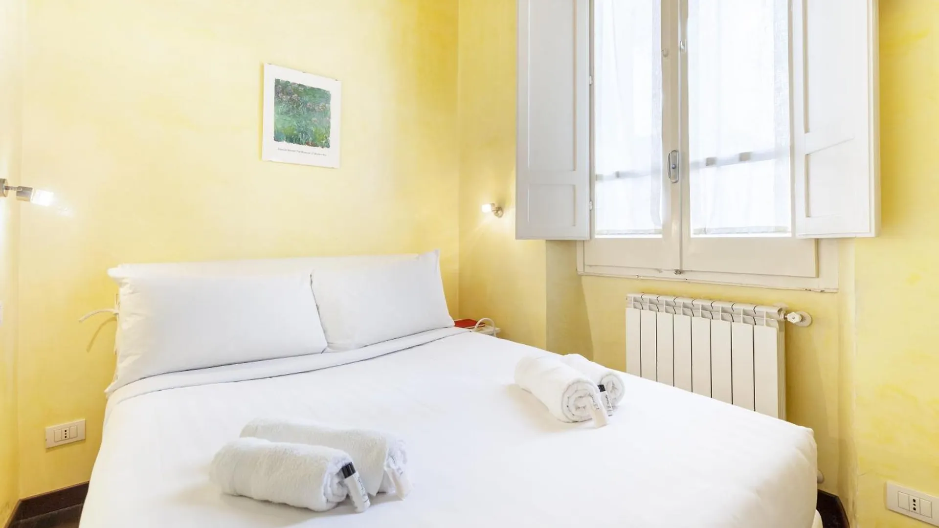 Hostly-Urban Oasis Turati-Few Steps From Colosseum 0*, Rome Italy