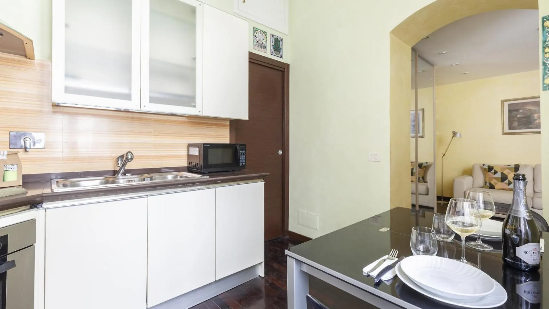 Apartment Hostly-Urban Oasis Turati-Few Steps From Colosseum