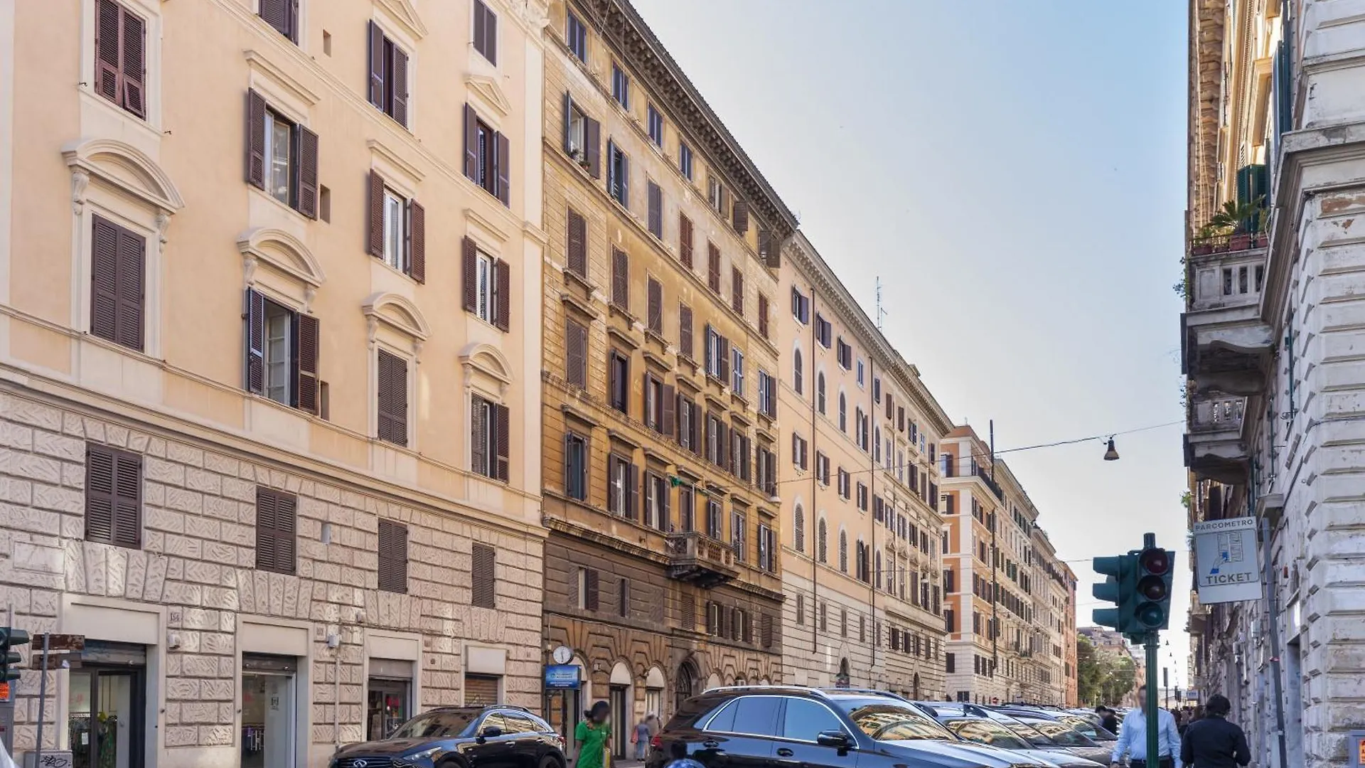 Hostly-Urban Oasis Turati-Few Steps From Colosseum Rome