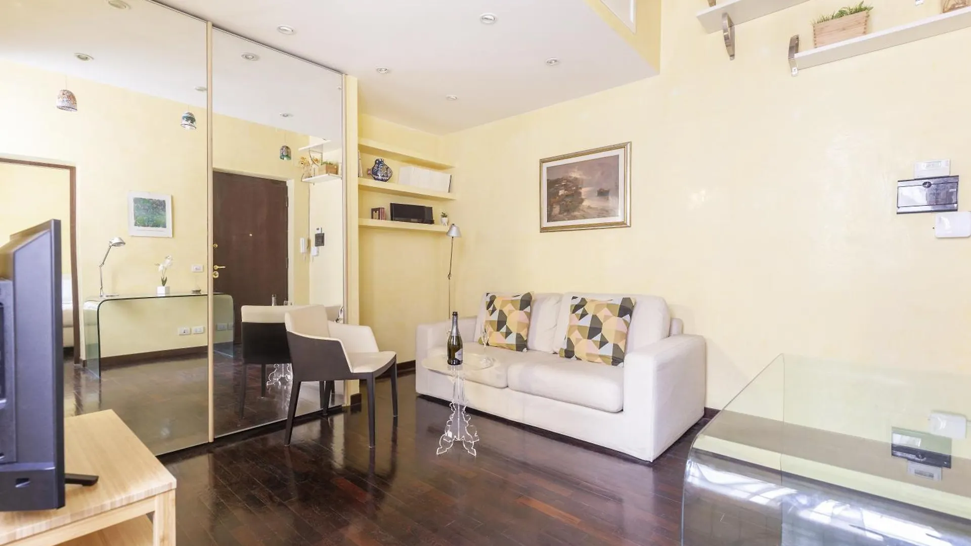Apartment Hostly-Urban Oasis Turati-Few Steps From Colosseum